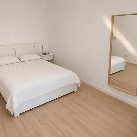 Spacious And Flat Perfect For Groups